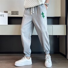 灰色