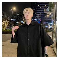 黑色