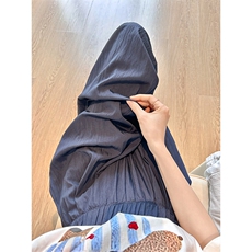 藏青色