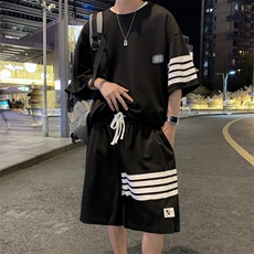 黑色