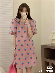 立体花绣花连衣裙图片