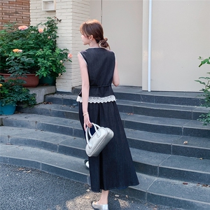 藏青色蕾丝拼接牛仔马甲套装裙女2025夏季新款一整套半身裙两件套,天蓝色小西装搭配什么颜色裙子图片