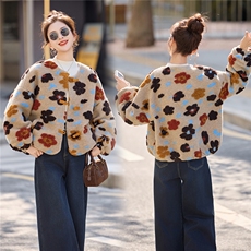 毛毛羽绒服女2025新款潮白鸭绒洋气复古立体花朵时尚保暖羽绒外套，女装羽绒服，冬木谷雨