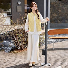 现货春装新款简约时尚重工艺钉珠减龄组合套装马甲半裙衫三件套，女装套装/套裙，韩美纤衣