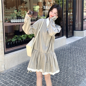 学院风条纹衬衫连衣裙女春秋超火好看小众高级独特漂亮绝美a字裙图片