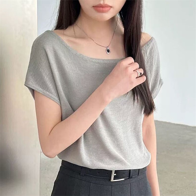 新款夏季纯色短袖时尚百搭休闲风，女装T恤，锦弘羊绒