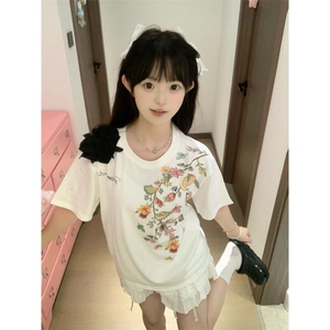 WE1544-P36 绣花肩章羽毛满天星立体浮雕短袖T恤男女图片