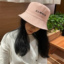粉红色