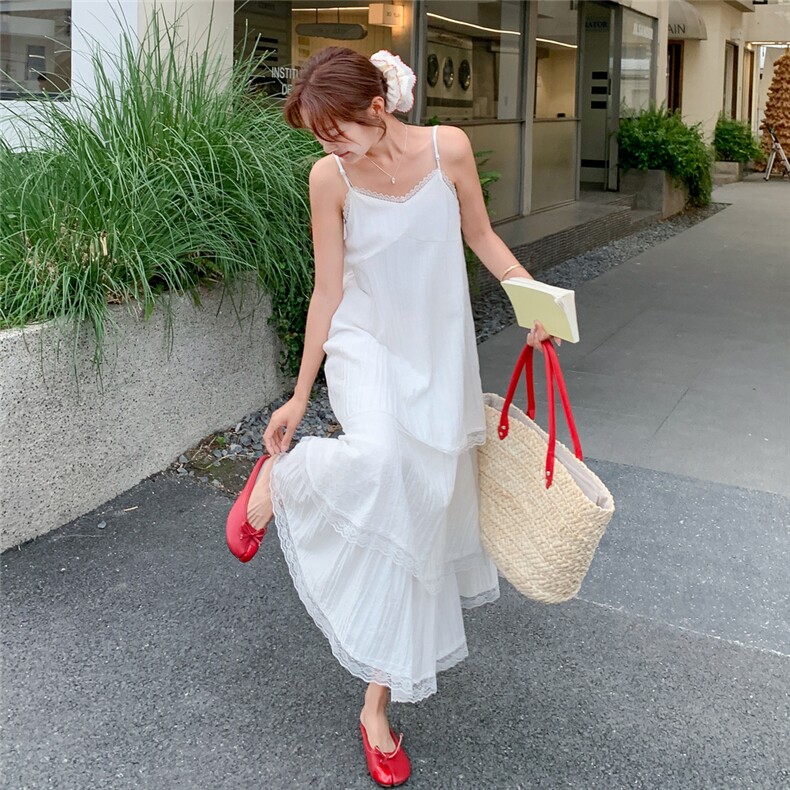 白色甜美蕾丝花边吊带裙女2025新款夏季法式淡人绝美温柔风蛋糕裙图片