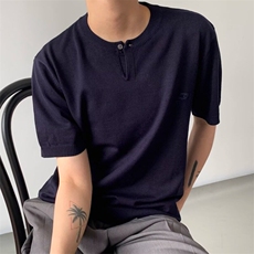 黑色