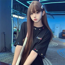 黑色