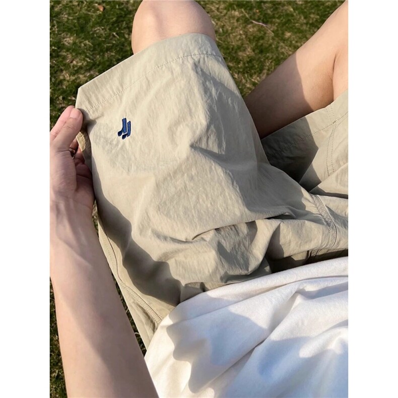 跑步速干短裤男款夏季薄款冰丝潮牌刺绣沙滩裤宽松休闲运动五分裤图片