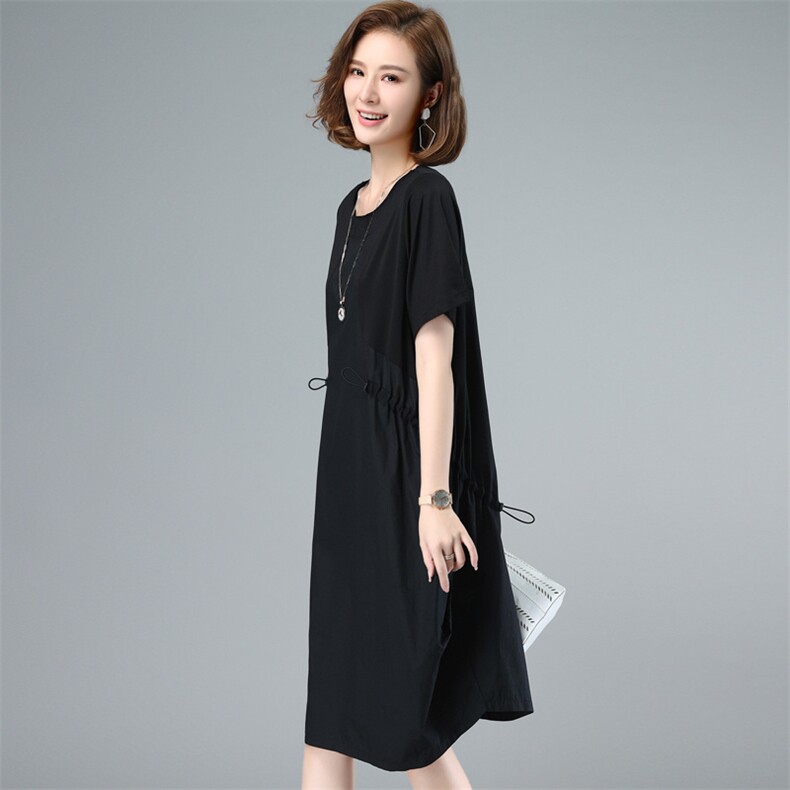 2026夏季新款宽松圆领拼接抽褶原创设计短袖连衣裙女装中长款黑裙，女装连衣裙，板酷