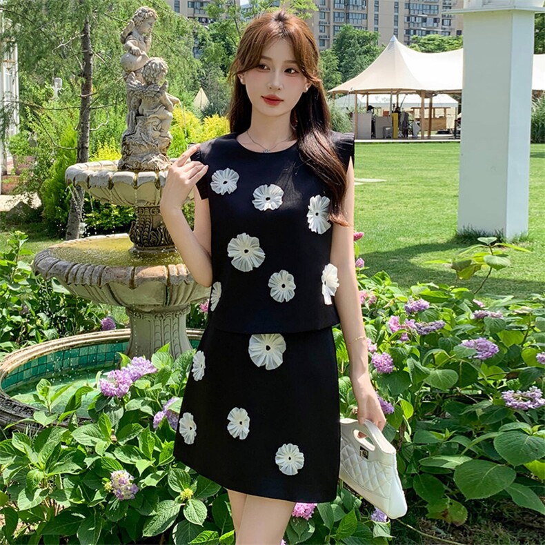 小香风气质立体花朵套装女2026夏新款无袖背心显瘦半身短裙两件套，女装套装/套裙，超帛