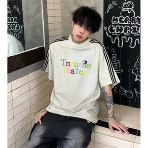 抖音得物品质二开240克宽松纯棉美式潮牌印花三条杠中性风短袖T恤图片