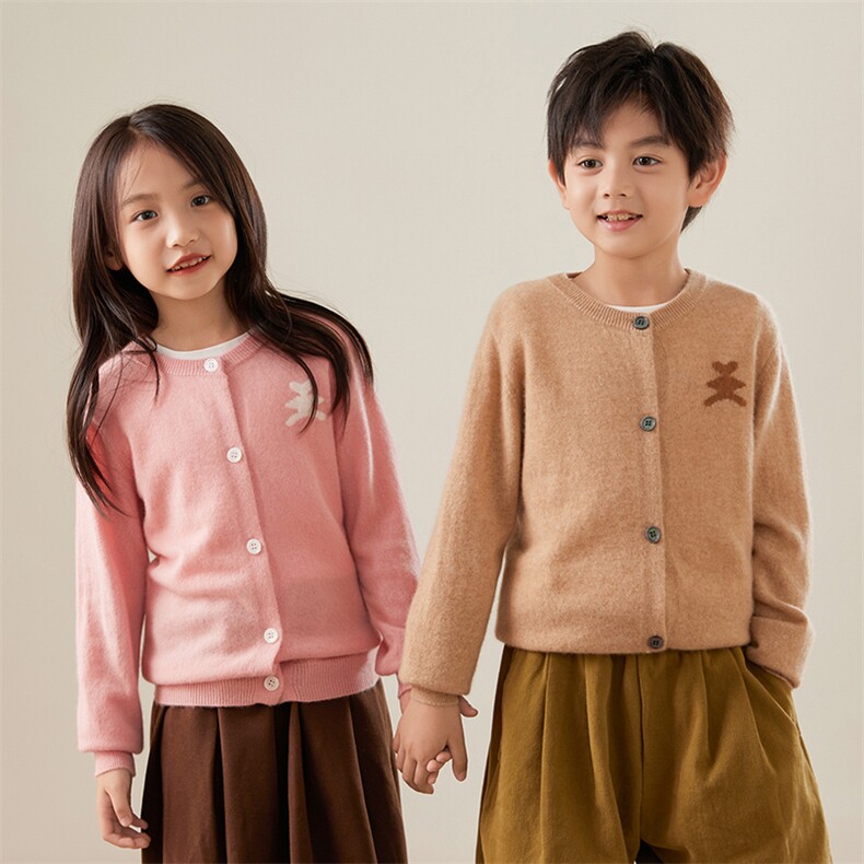 秋冬男女同款时尚百搭休闲舒适圆领开衫，童装卫衣/绒衫，贝美羊绒