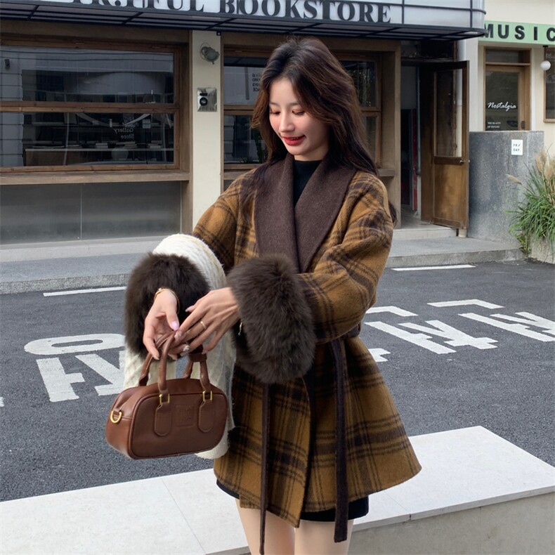 现货新款双面羊绒大衣带袖毛格子配腰带时尚洋气，女装双面呢大衣，网红馆