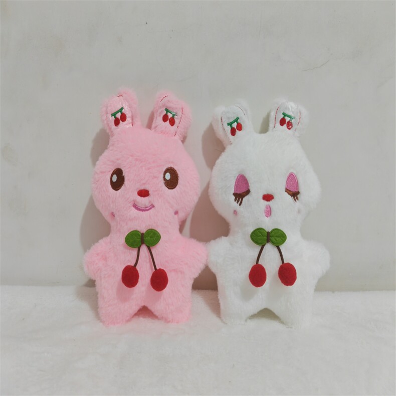 樱桃小兔，明亮毛绒玩具
