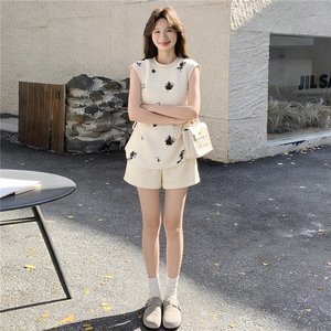 潮流时尚休闲套装女夏季新款宽松显瘦圆领无袖上衣阔腿短裤两件套