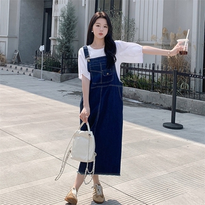 洋气减龄牛仔背带裙女2025夏季新款百搭直筒宽松薄款吊带连衣裙子图片
