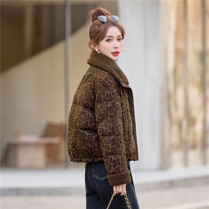 豹纹羊羔毛翻领短款羽绒服女2025冬季新款白鸭绒加厚保暖图片