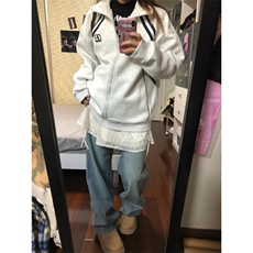 灰色