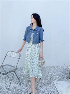 牛仔外套?吊带长裙图片
