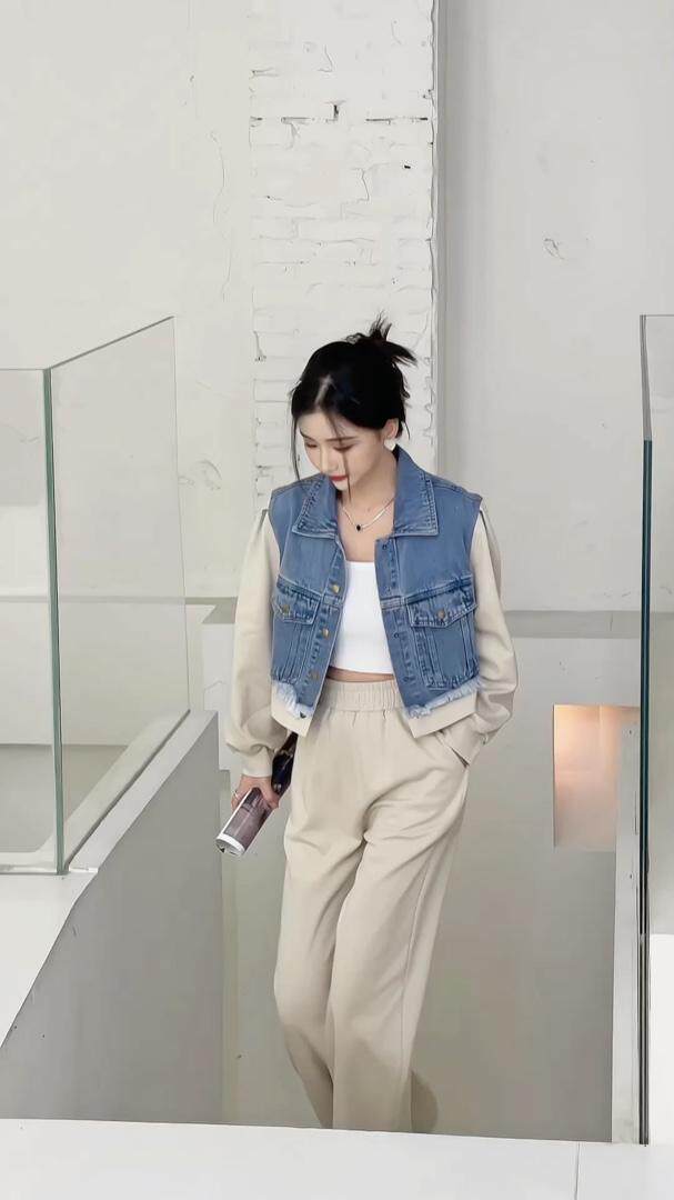 超美牛仔拼接款套装，女装职业装，贻思茗