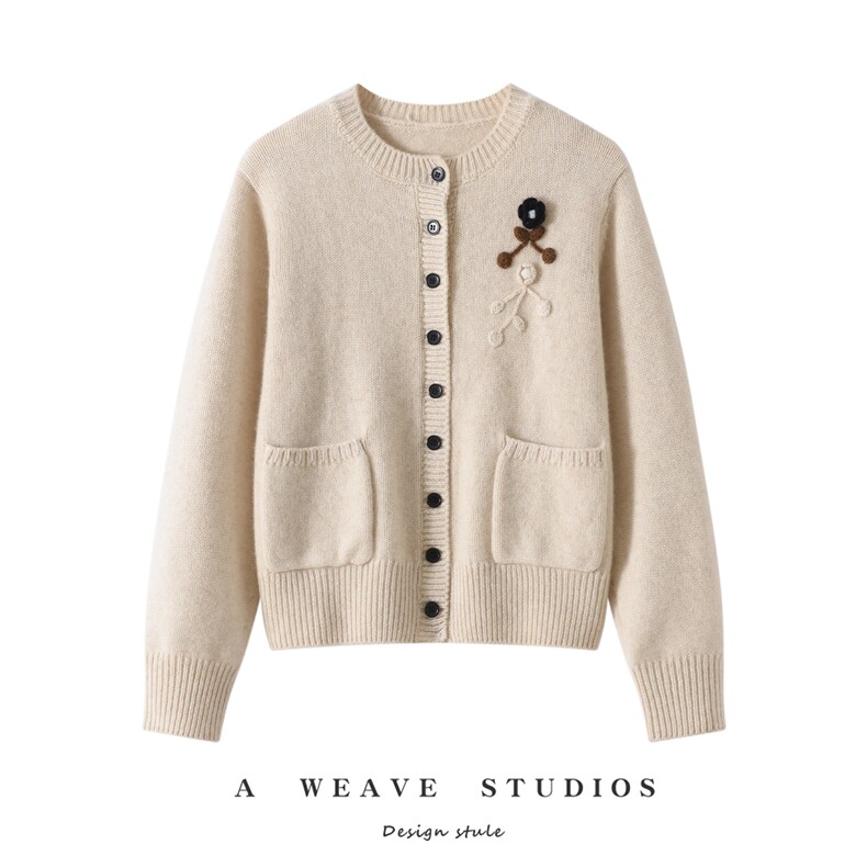 2025年秋季新款百搭花朵刺绣开衫，女装针织衫/毛衣，戎魅羊绒