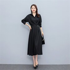 黑色