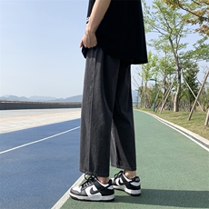 深灰色