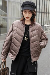 2020冬季新款潮流短款棒球领羽绒服舒适保暖外套图片