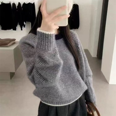 灰色