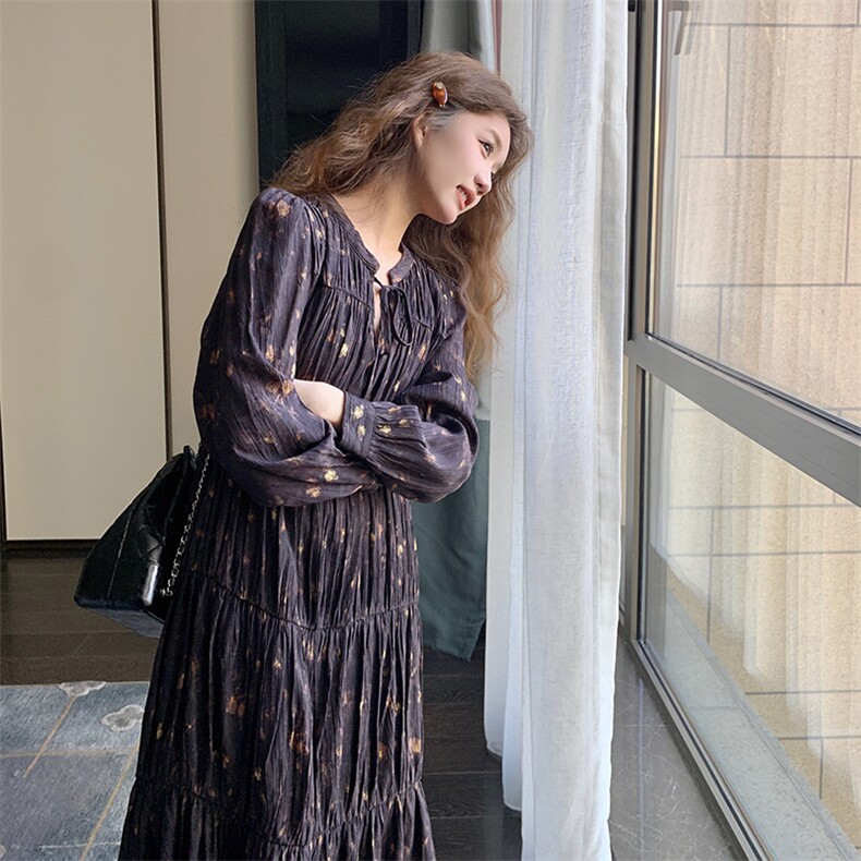黑色碎花连衣裙春秋女2024新款V领法式浪漫小个子中长款碎花裙潮,女装连衣裙,2C262