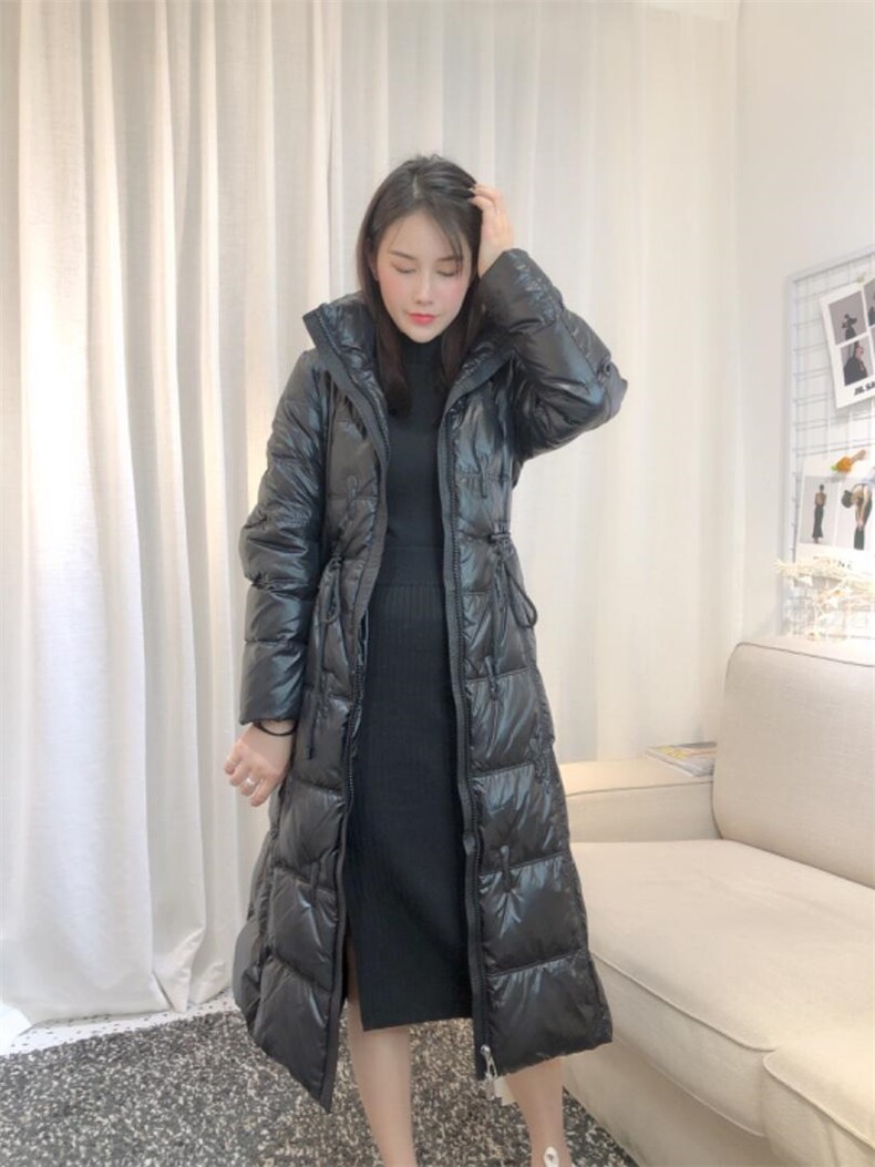 DINOBIENS/冬季显瘦定制面料羽绒服，女装羽绒服，迪诺比亚