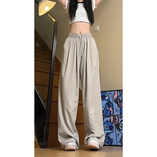 灰绿色