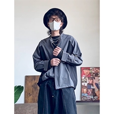 灰色