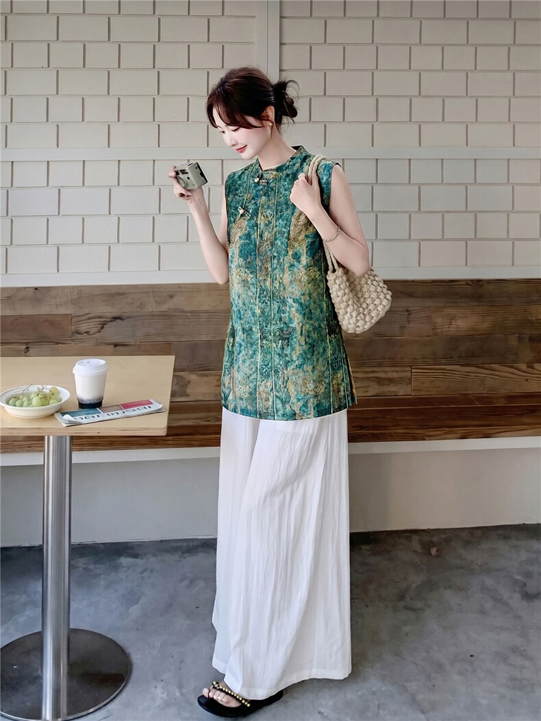 2026年夏季轻薄透气碎花抽象两件套时尚潮流,女装套装/套裙,秀美人生