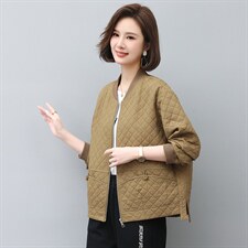 KARMEMAJE妈妈短外套女春秋季新款时尚洋气休闲连帽菱格上衣薄款，女装短外套，忆绮罗