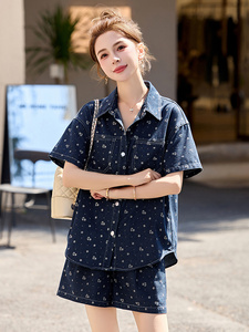 休闲复古印花牛仔套装女2025夏季新款短袖衬衫洋气减龄短裤两件套图片