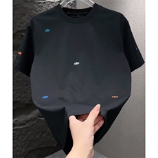 黑色