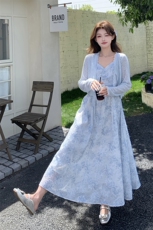 蓝色超好看碎花吊带连衣裙套装女夏季气质减龄显瘦开衫长裙两件套，女装套装/套裙，2C201