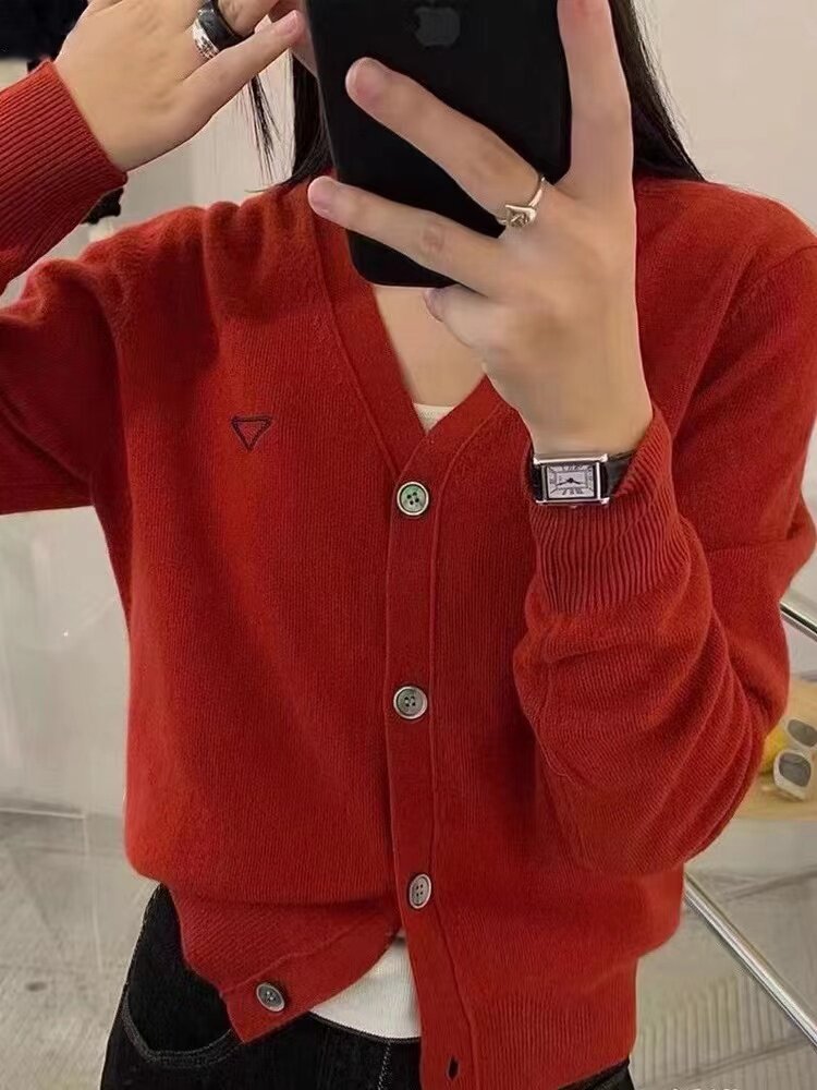 气质简约薄款刺绣针织开衫女春秋宽松V领毛衣外套短款,针织衫/毛衣,半城羊绒