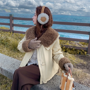 减龄翻领皮毛一体短款外套女2025年冬季新款小个子羊羔毛皮衣图片