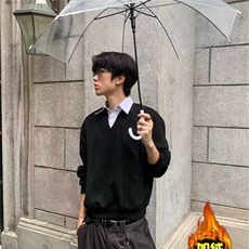 黑色