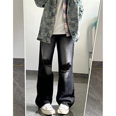 黑色