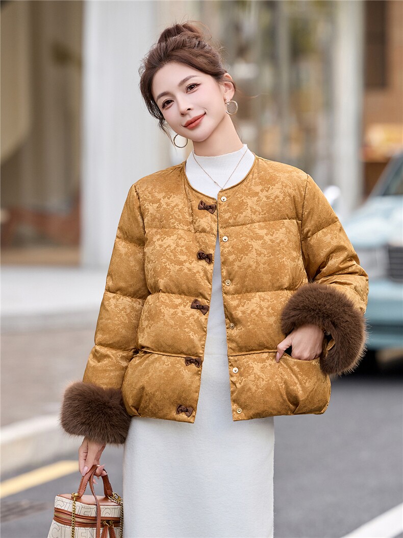 新中式提花羽绒服女2026冬季新款仿真狐狸毛90白鸭绒短外套女,女装羽绒服,姿衣坊