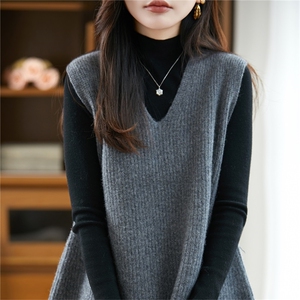 法式极简风V领纯羊毛针织马甲女2025新无袖套头毛衣外搭坎肩上衣图片