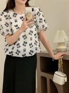 夏季新款泡泡面料小衫图片