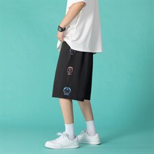 黑色